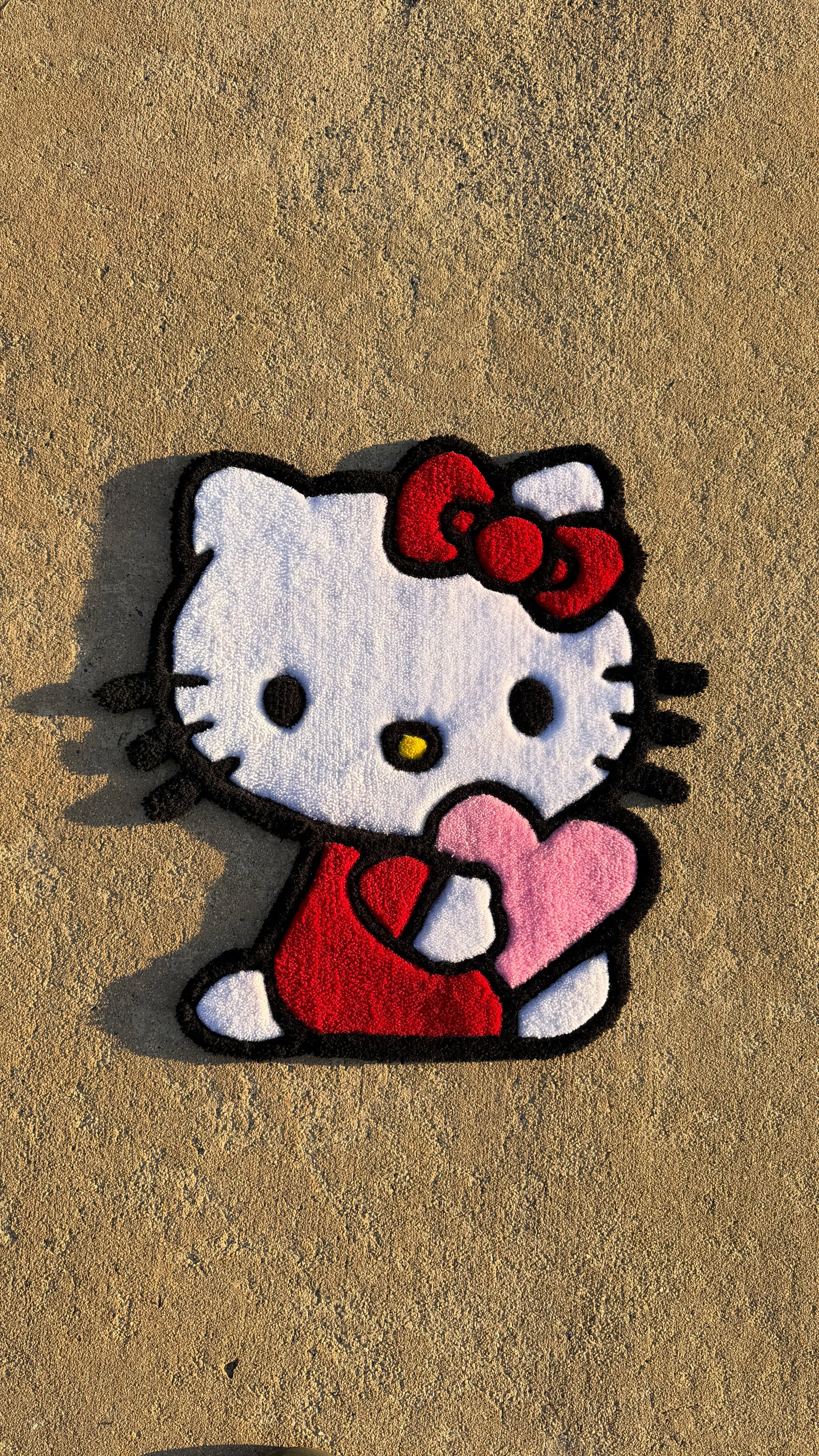 Hello Kitty Sitting Heart