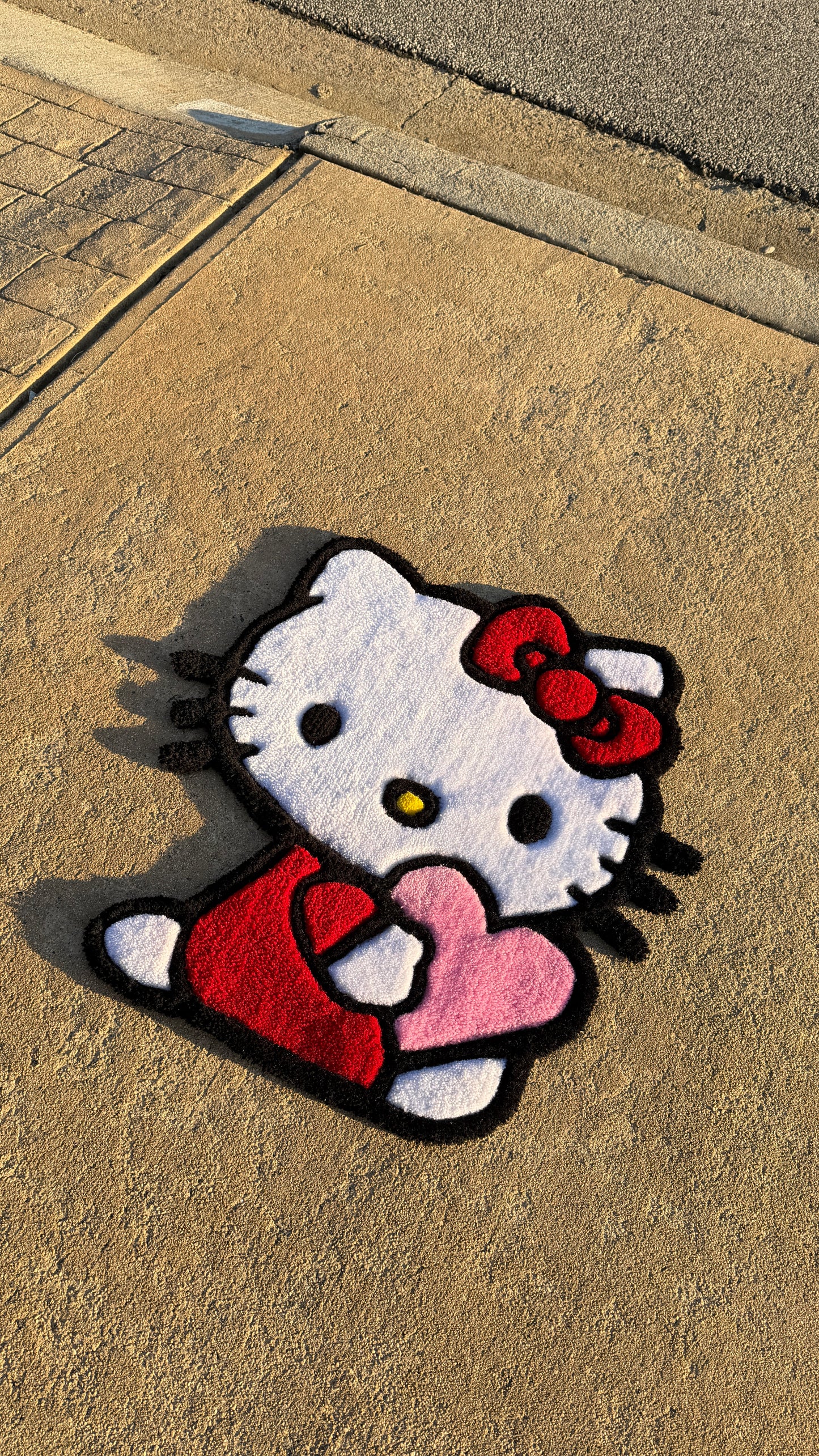 Hello Kitty Sitting Heart